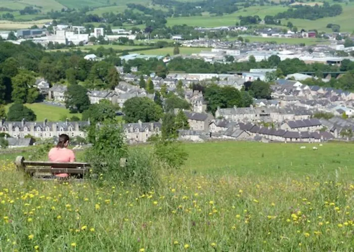Courtyard Flat - Apartment *